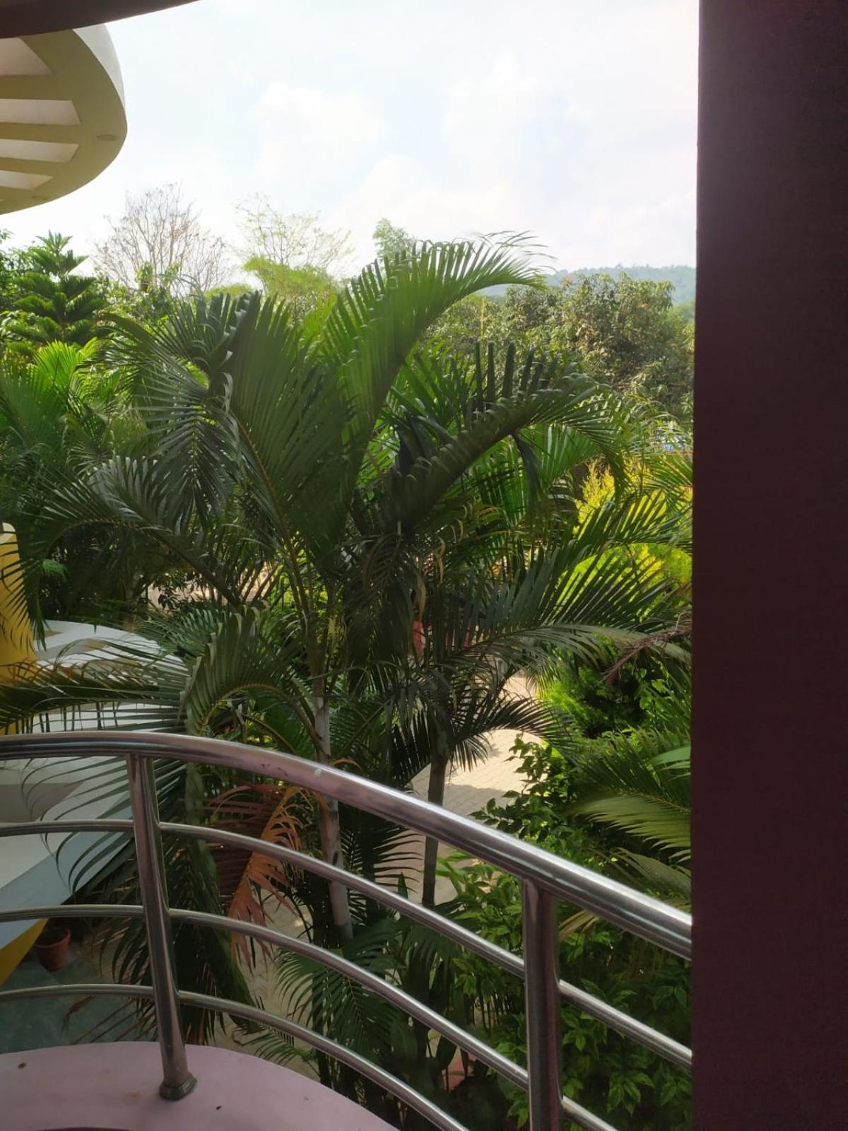 Dolphin Resort Yelagiri Exterior photo